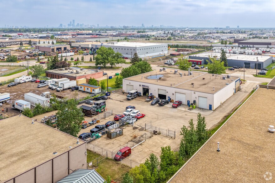 15140 128th Ave NW, Edmonton, AB à vendre - Aérien - Image 2 de 3