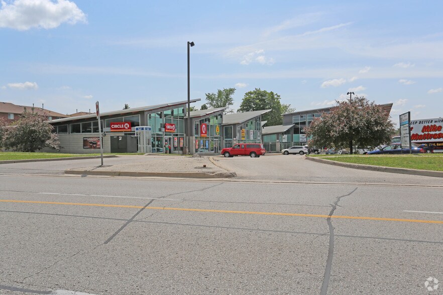 555 Mapleview Dr, Barrie, ON for sale - Primary Photo - Image 1 of 1