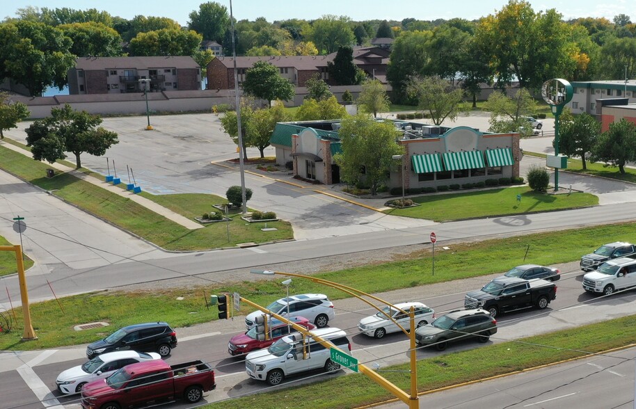 2201 4th St SW, Mason City, IA for lease - Building Photo - Image 1 of 6