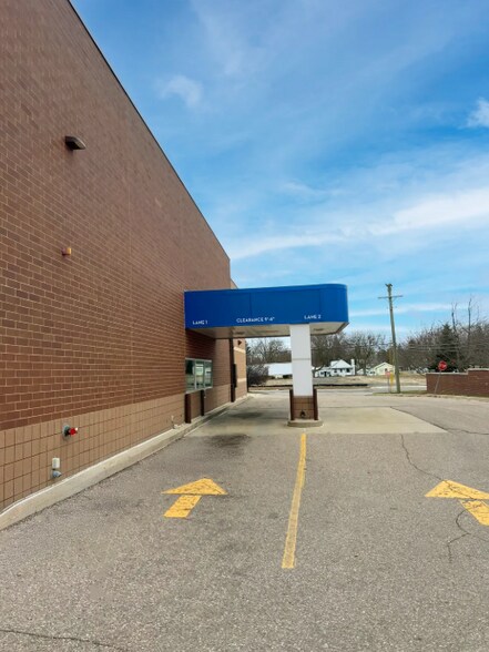 1186 Baldwin Ave, Pontiac, MI à louer - Photo du bâtiment - Image 3 de 6