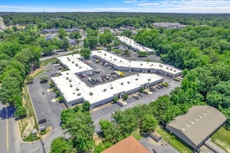 5100 Reagan Dr, Charlotte, NC à louer Photo du bâtiment- Image 1 de 2