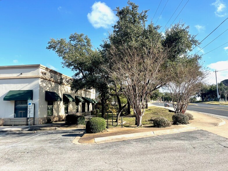 4600 Spicewood Springs Rd, Austin, TX à louer - Photo du bâtiment - Image 3 de 4
