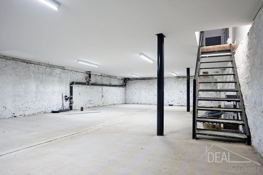 69 Underhill Ave, Brooklyn, NY for sale - Building Photo - Image 3 of 6