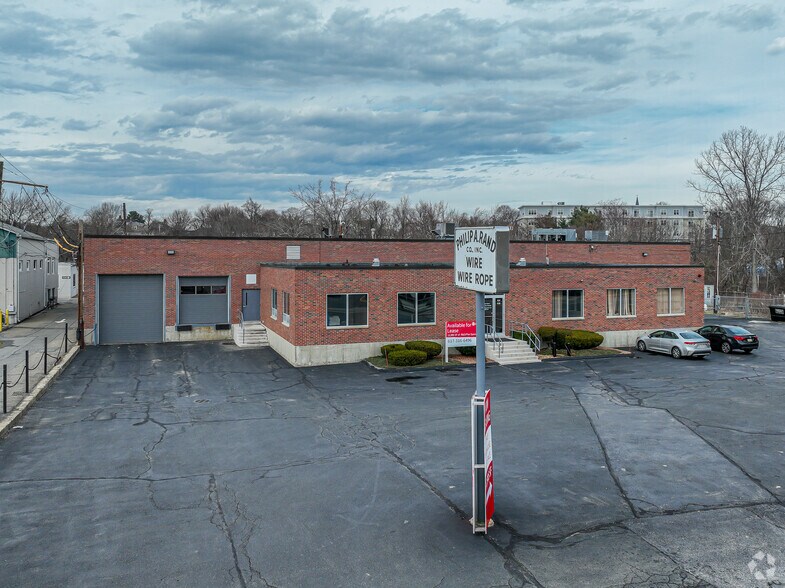 137-139 California St, Newton, MA à louer - Photo du bâtiment - Image 2 de 5