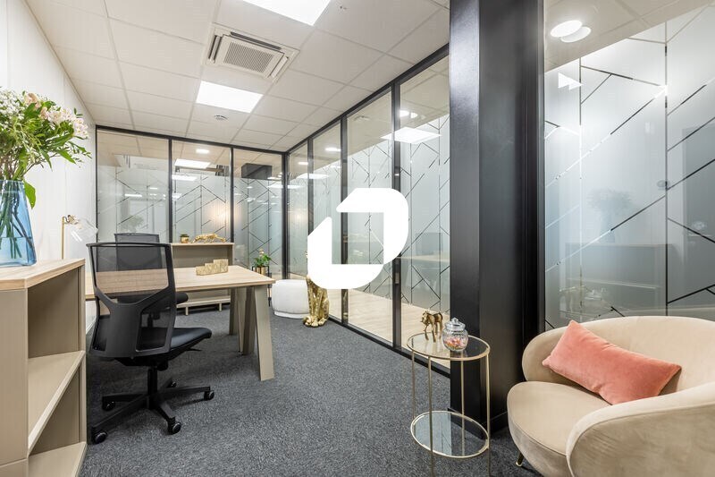Office in Élancourt for lease - Interior Photo - Image 2 of 14