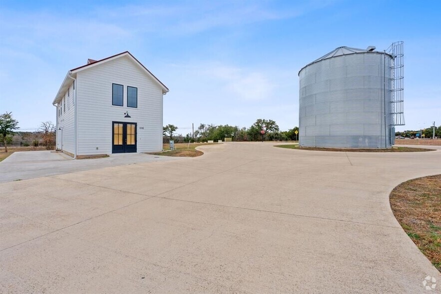 1006 Frost Ave, Driftwood, TX for sale - Primary Photo - Image 1 of 25