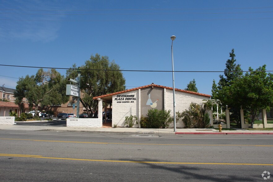 10230-10234 Canoga Ave, Chatsworth, CA à louer - Photo du bâtiment - Image 2 de 3