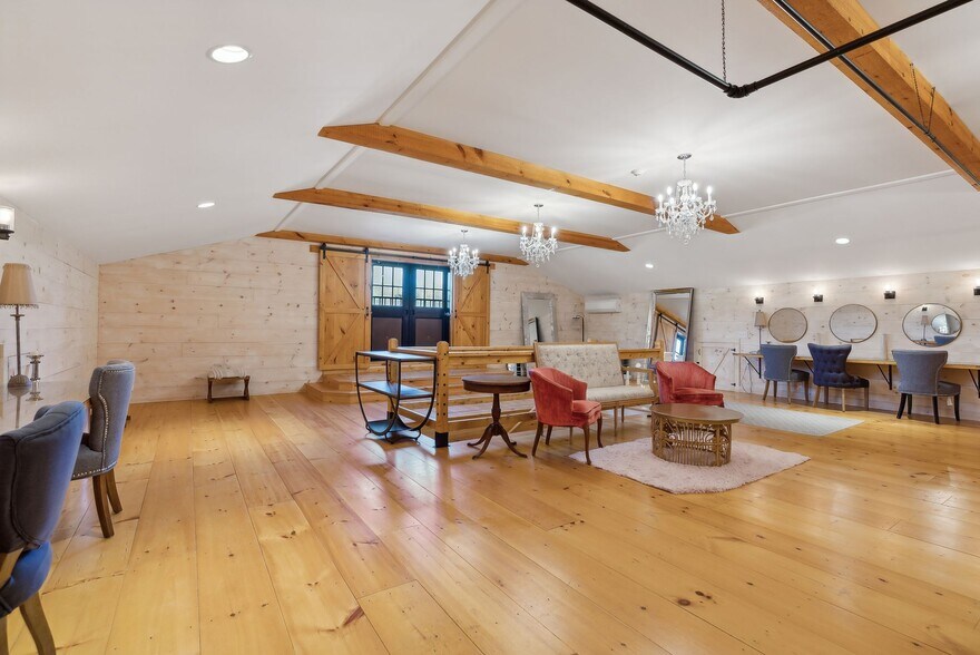 78 Hussey Hill Rd, Oakland, ME à vendre - Photo du bâtiment - Image 2 de 26