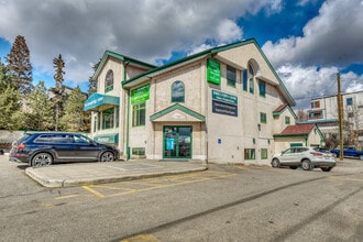 124 42nd Ave SW, Calgary, AB for lease Interior Photo- Image 1 of 4