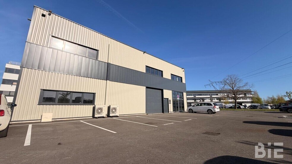 Office in Artigues-près-Bordeaux for sale - Building Photo - Image 3 of 5