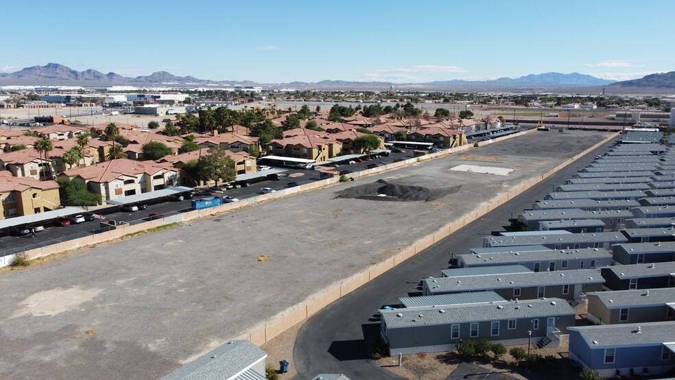 3829 N Nellis Blvd, Las Vegas, NV for sale - Building Photo - Image 2 of 7