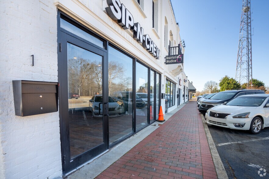 1 W Main St, Buford, GA à louer - Photo du bâtiment - Image 2 de 9