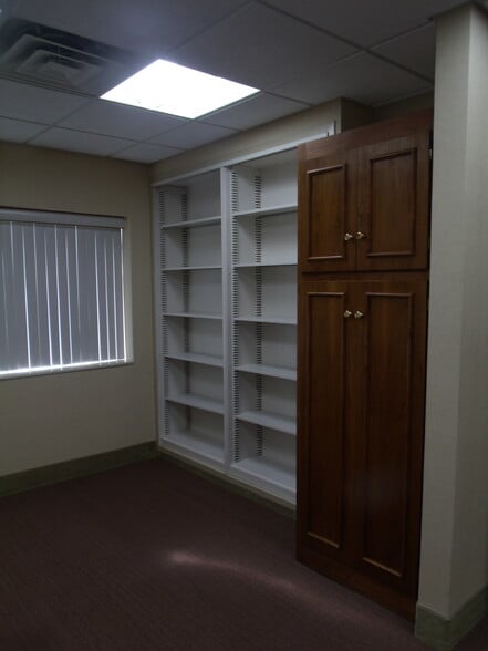 411 Holmes St, Frankfort, KY à vendre - Photo intérieure - Image 3 de 93