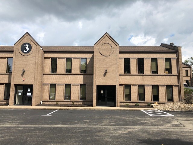 245 Humphrey Rd, Greensburg, PA à louer - Photo du bâtiment - Image 1 de 16