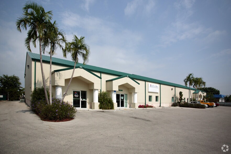 16266 San Carlos Blvd, Fort Myers, FL à louer - Photo du bâtiment - Image 2 de 11