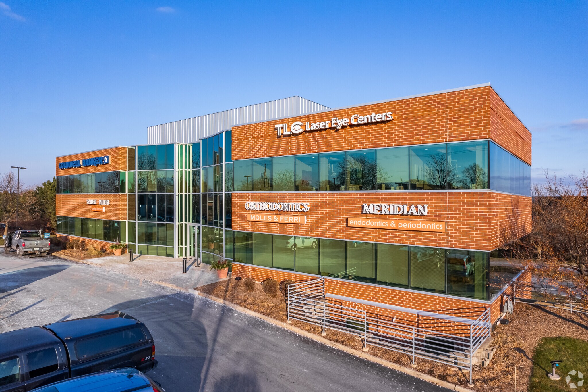 20350 Water Tower Blvd, Brookfield, WI for lease Primary Photo- Image 1 of 8