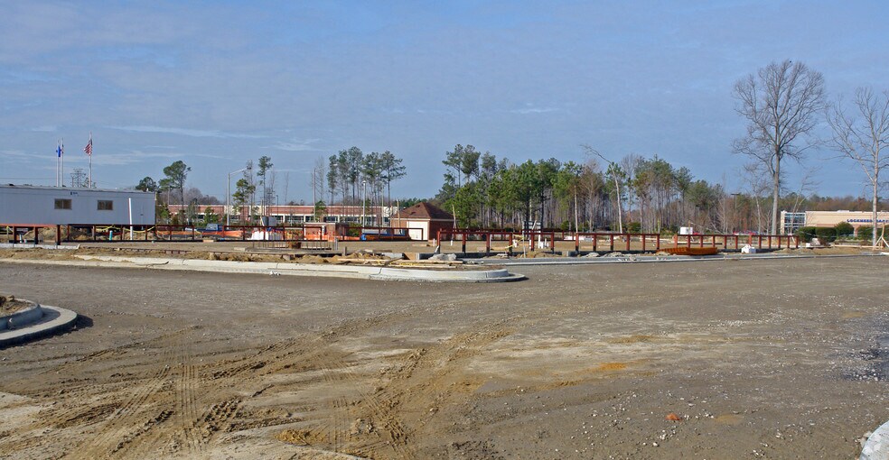 8030 Harbour View Blvd, Suffolk, VA à louer - Photo du bâtiment - Image 3 de 9