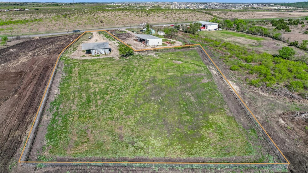 8223 S Highway 183, Austin, TX à louer - Photo du bâtiment - Image 2 de 9