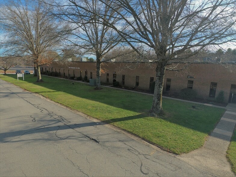 10-16 Craig Rd, Acton, MA for lease - Building Photo - Image 2 of 22