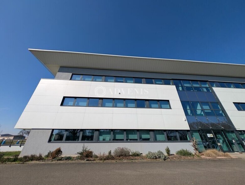 Office in Schiltigheim for lease - Building Photo - Image 2 of 12