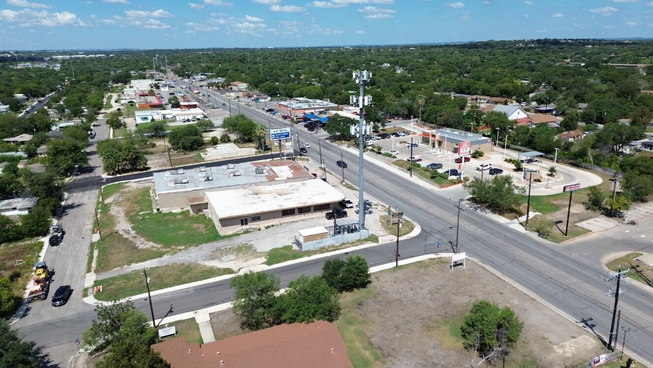 3570-3580 Culebra Road portefeuille de 2 propriétés à vendre sur LoopNet.ca Photo du bâtiment- Image 1 de 9