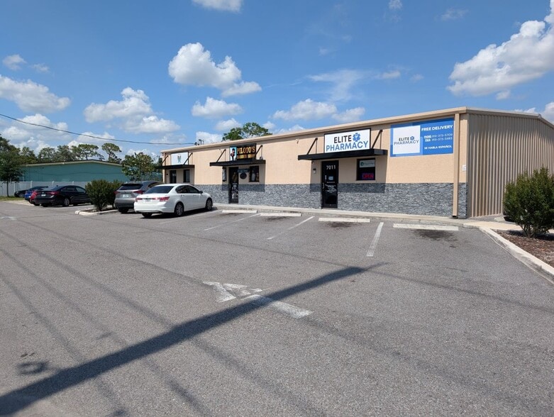 7011 N Manhattan Ave, Tampa, FL à vendre - Photo du bâtiment - Image 2 de 5