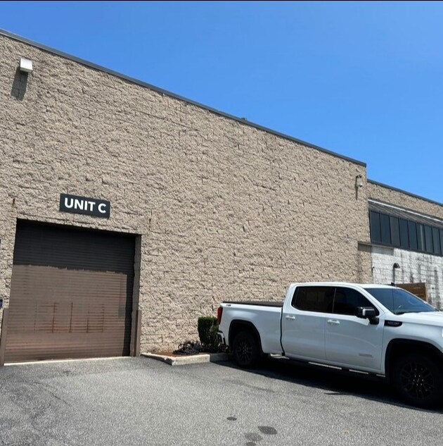 252 Indian Head Rd, Kings Park, NY for lease Building Photo- Image 1 of 24