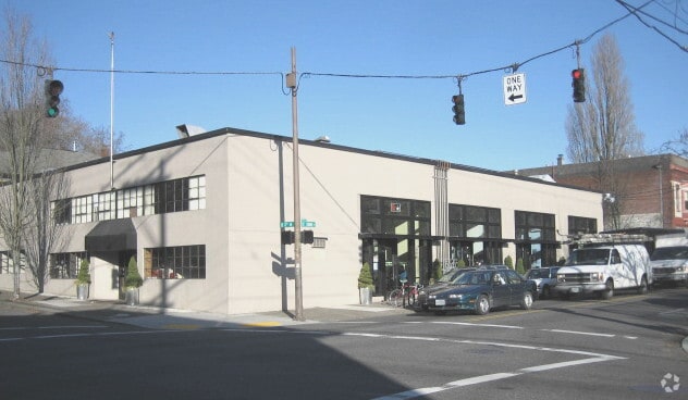 1205-1227 SE Stark St, Portland, OR for lease - Building Photo - Image 3 of 4
