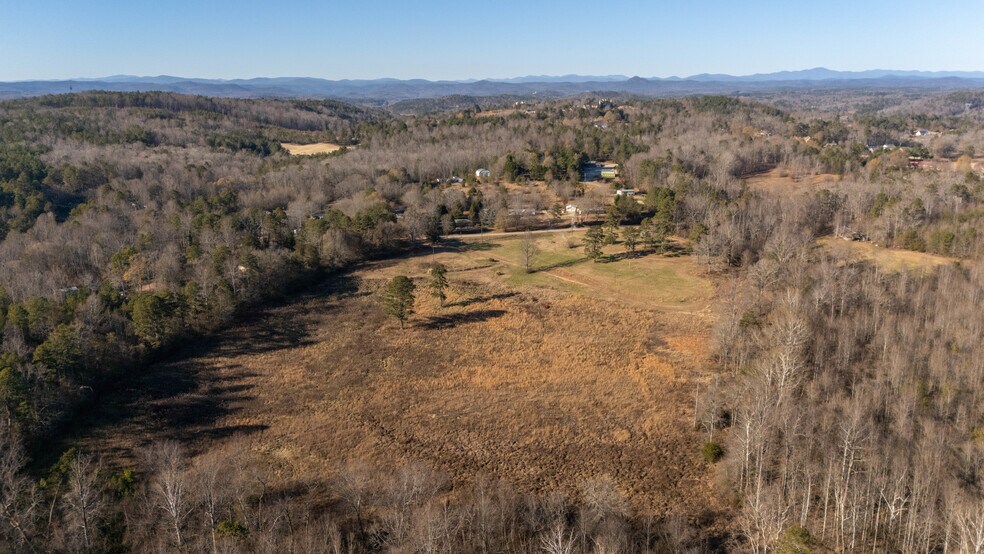 8 Fornoff Dr, Toccoa, GA à vendre - Photo du bâtiment - Image 3 de 14