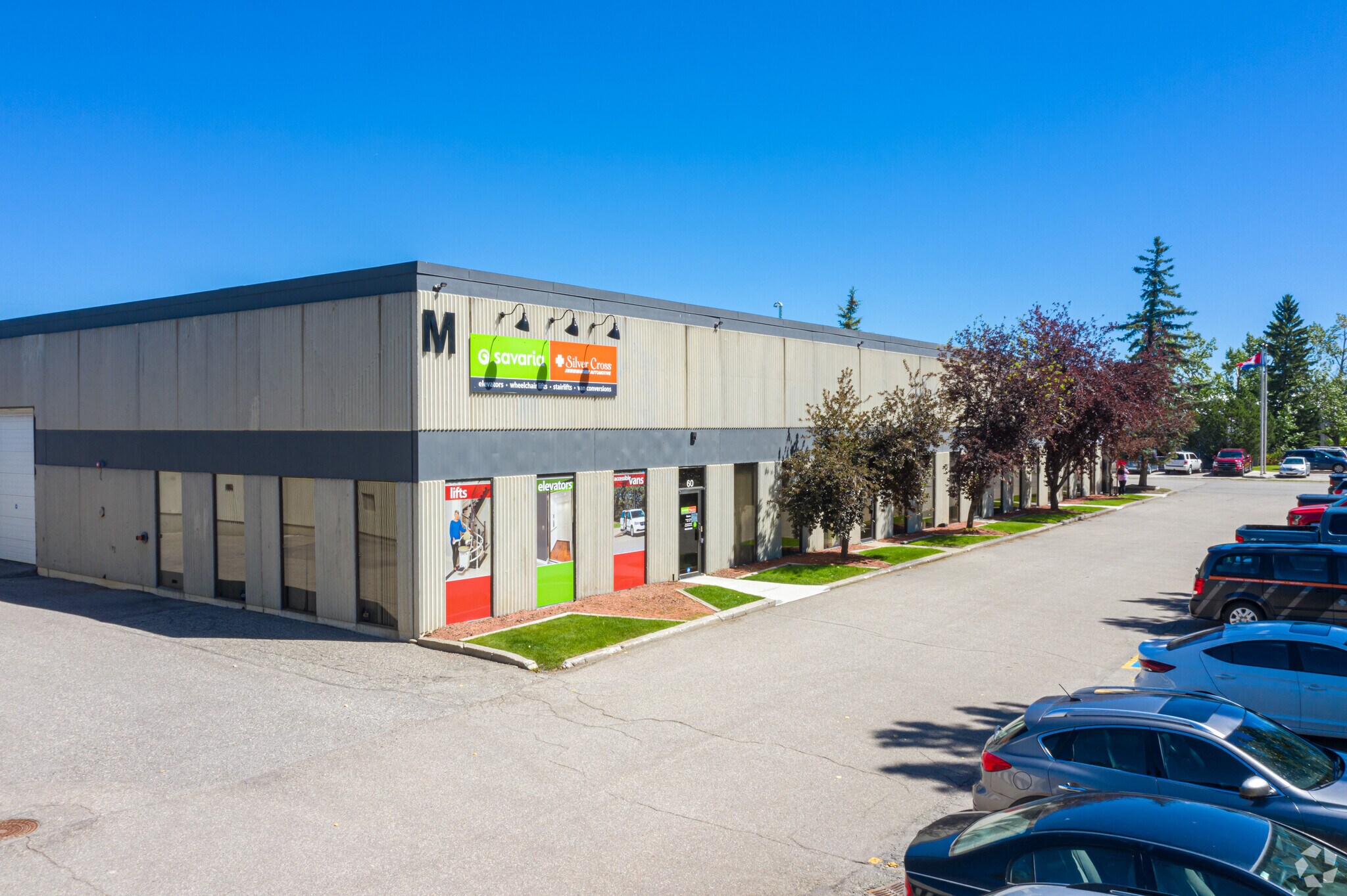 4216 54th Ave SE, Calgary, AB for sale Primary Photo- Image 1 of 1