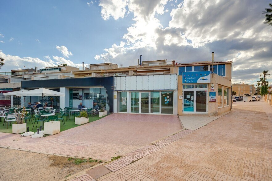 Avinguda de Alfredo Nobel, 119, Torrevieja, Alicante à vendre - Photo du bâtiment - Image 3 de 47