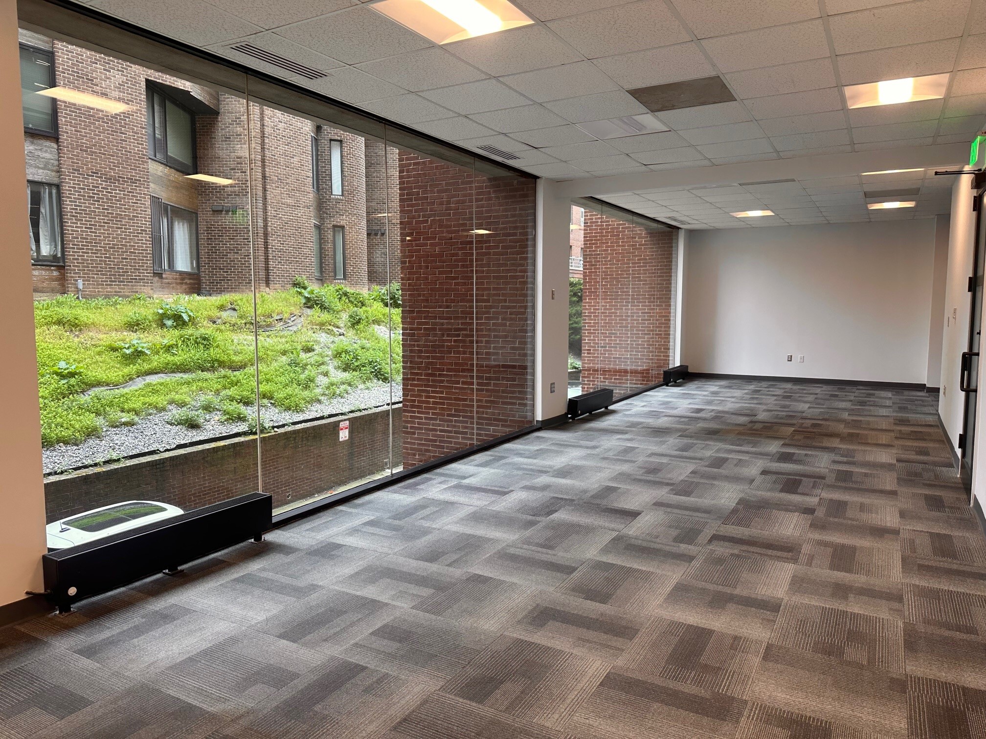 1000-1010 Wisconsin Ave NW, Washington, DC for lease Interior Photo- Image 1 of 6
