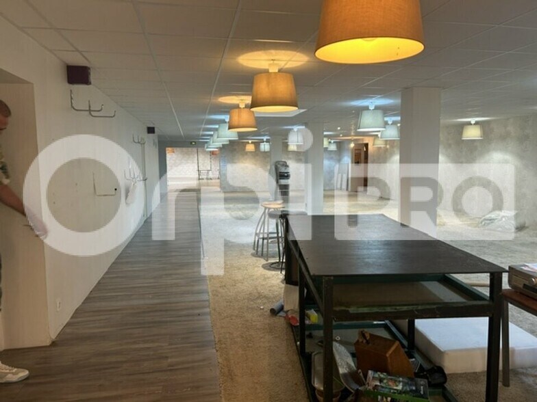 Retail in Coulommiers for sale - Interior Photo - Image 3 of 4