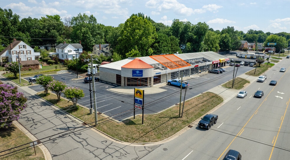 416-424 N Madison Blvd, Roxboro, NC for lease - Building Photo - Image 1 of 5