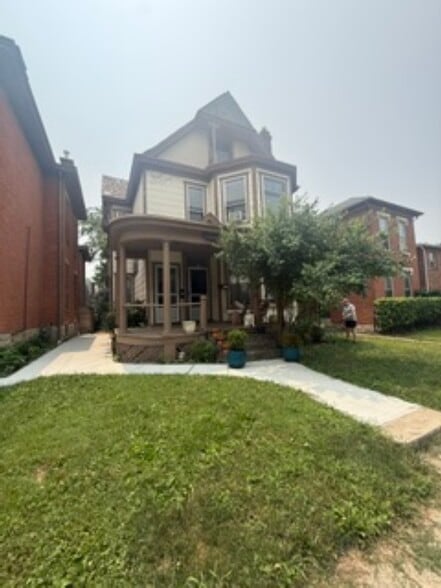 51 Clark Pl, Columbus, OH for sale - Primary Photo - Image 1 of 13