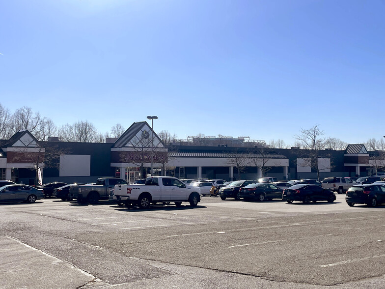 8511-8585 Landover Rd, Landover, MD for lease - Building Photo - Image 3 of 11