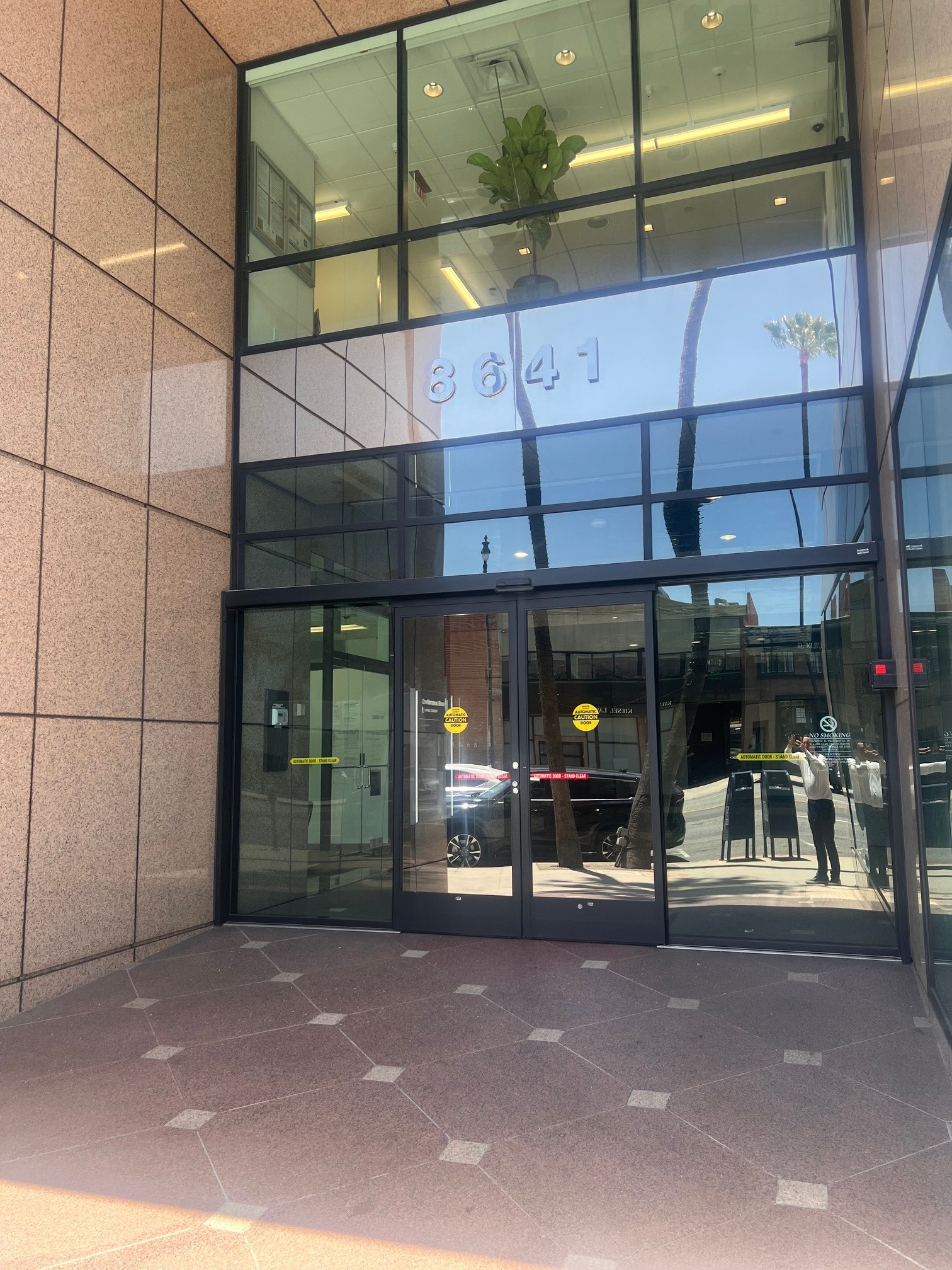 8641 Wilshire Blvd, Beverly Hills, CA for lease Building Photo- Image 1 of 16
