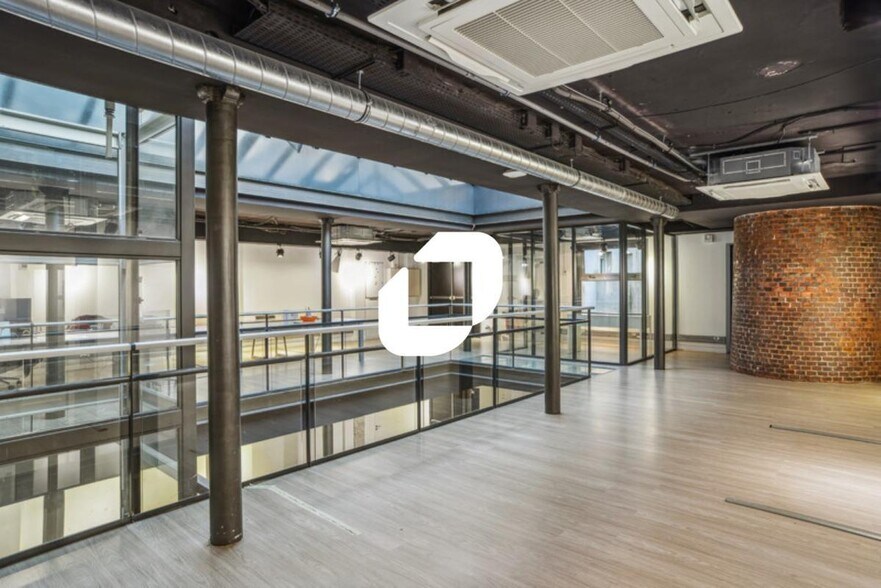 247 Rue Du Faubourg Saint-Martin, Paris for sale - Interior Photo - Image 3 of 14