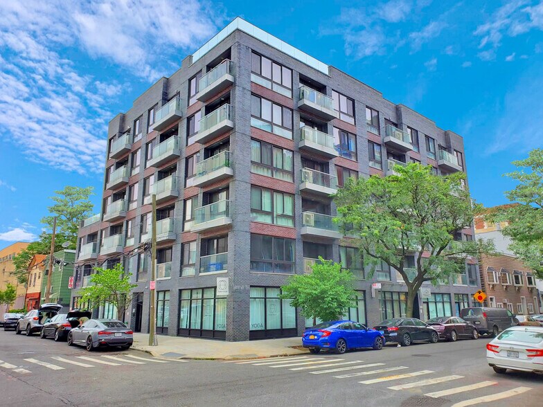 27-05 41st Ave, Long Island City, NY à vendre - Photo du bâtiment - Image 1 de 13