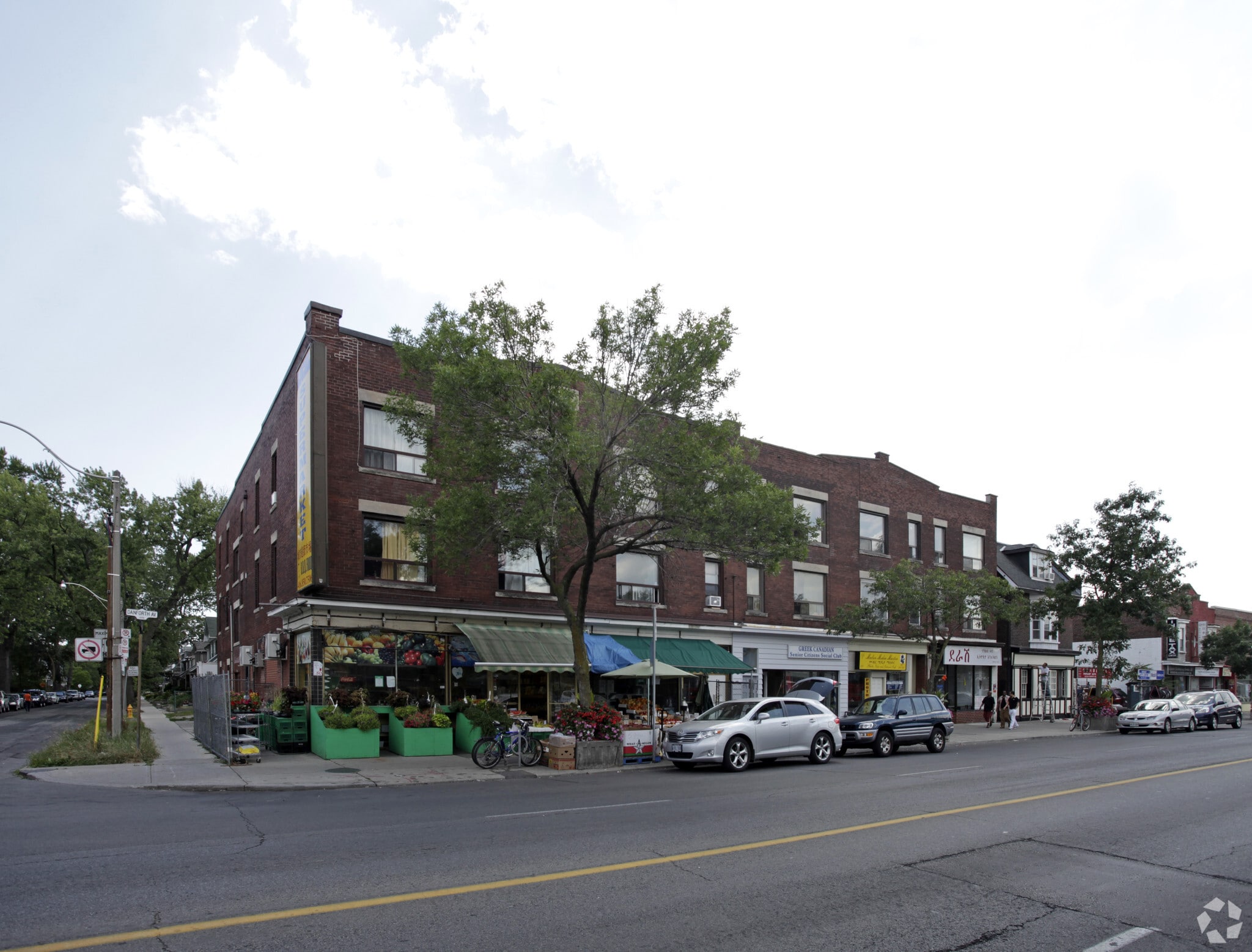 1363 - 1367 Danforth portfolio of 2 properties for sale on LoopNet.ca Primary Photo- Image 1 of 2