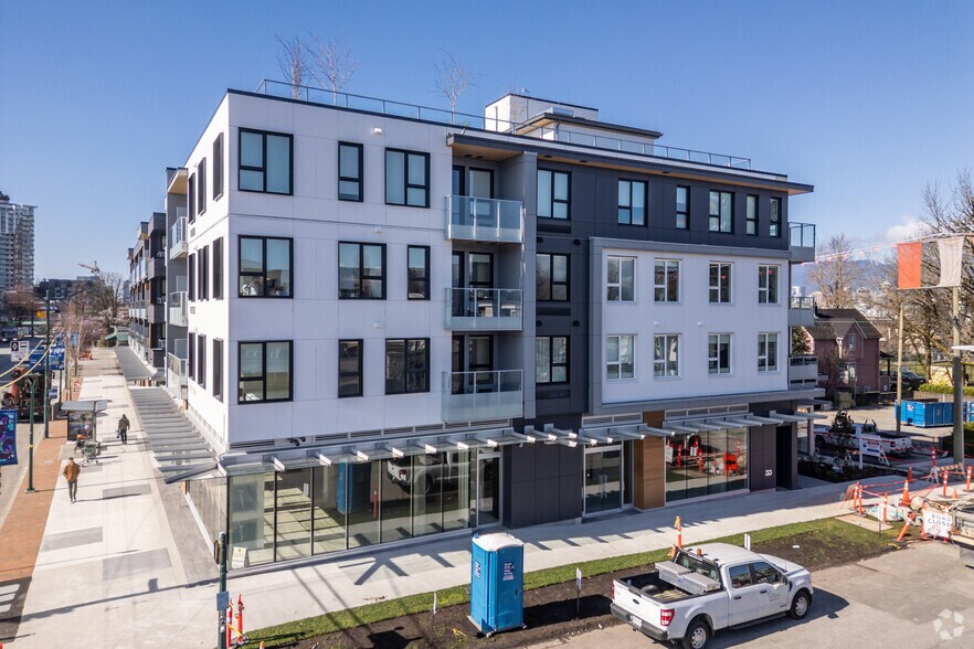 451-471 E Broadway, Vancouver, BC à vendre - Photo du bâtiment - Image 3 de 9