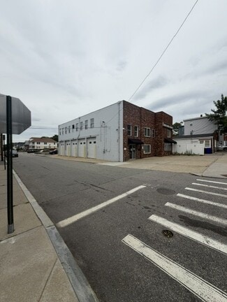 More details for 667 Douglas Ave, Providence, RI - Industrial for Sale
