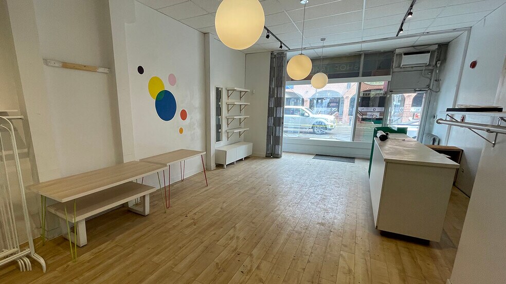 109 Osborne St, Winnipeg, MB à louer - Photo intérieure - Image 3 de 4