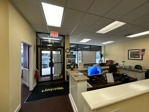 2092 Boston Post rd, Larchmont, NY à louer Photo intérieure- Image 2 de 11