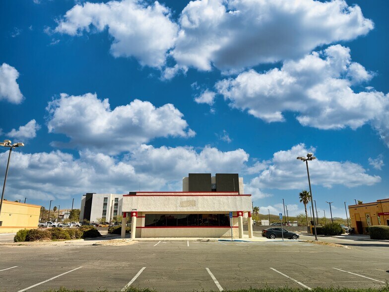 2791 Lenwood Rd, Barstow, CA à vendre - Photo du bâtiment - Image 2 de 15