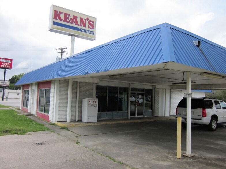 311 S Burnside Ave, Gonzales, LA à vendre - Photo du bâtiment - Image 2 de 2