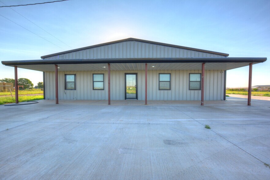 1511 Private Road 7325, Lubbock, TX à vendre - Photo du bâtiment - Image 3 de 13