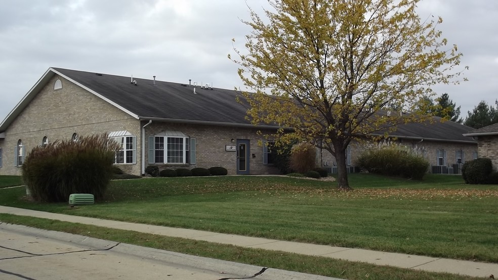 1075 Eastgate Dr, O'Fallon, IL for lease - Building Photo - Image 2 of 7