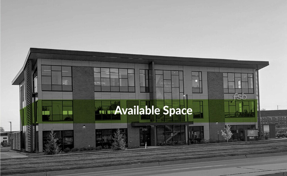 9750 University Ave, West Des Moines, IA à louer - Photo du bâtiment - Image 2 de 15