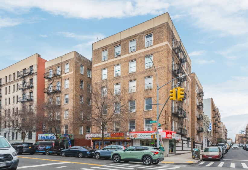 550 W 174th St, New York, NY à vendre - Photo du bâtiment - Image 3 de 5